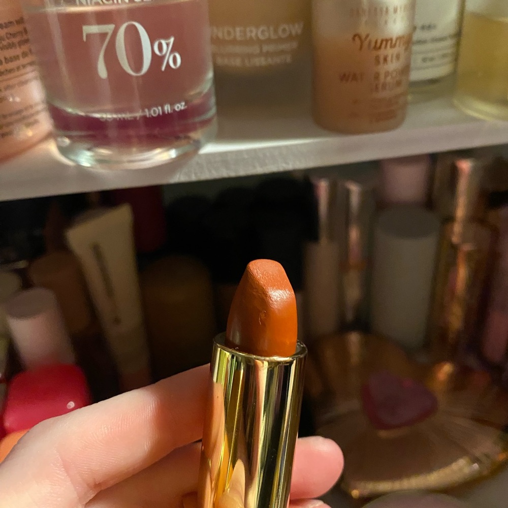 Hourglass Gold Satin Lipstick - Picture 8 of 10